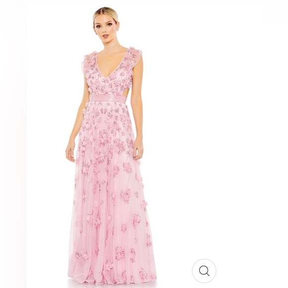 Beautiful in pink maxi dress with shiny beads. - Picture 6 of 9